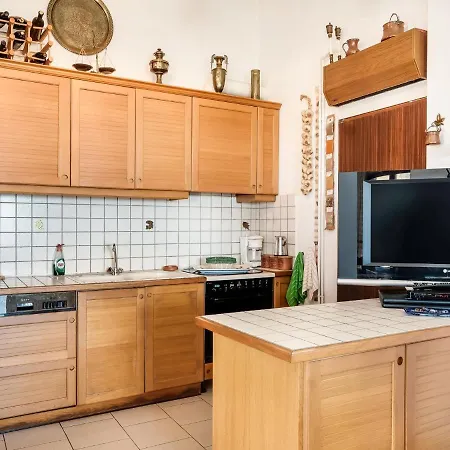 Holiday With Sea View In Paralia Avlidas Holiday home Dhilesi