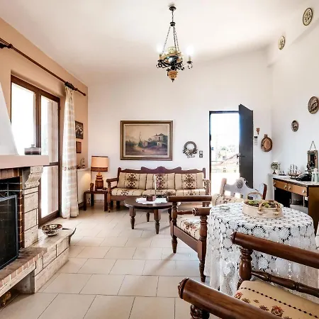 Holiday With Sea View In Paralia Avlidas Casa vacanze Dhílesi