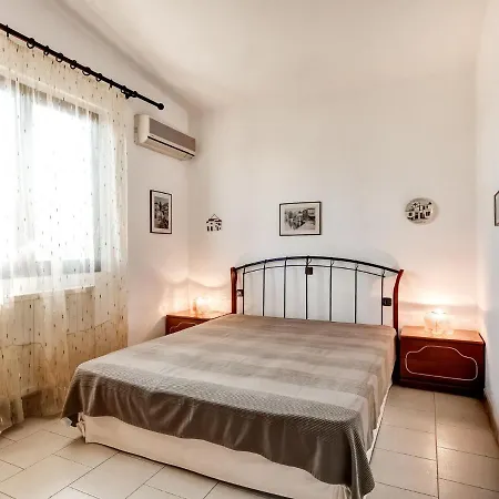 Holiday With Sea View In Paralia Avlidas Dhilesi