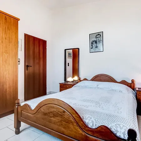 Holiday With Sea View In Paralia Avlidas Dhilesi