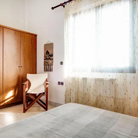 Holiday With Sea View In Paralia Avlidas Dhilesi